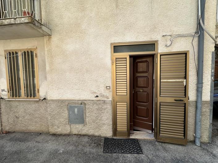 Image No.3-2 Bed House for sale