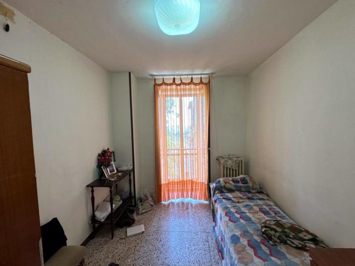 Image No.13-2 Bed House for sale