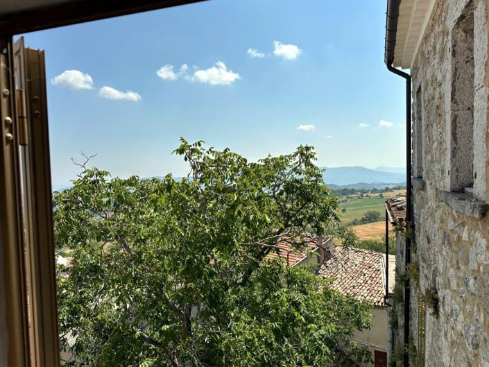 Image No.18-2 Bed House for sale