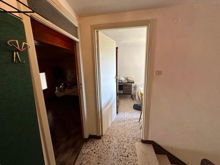 Image No.20-2 Bed House for sale