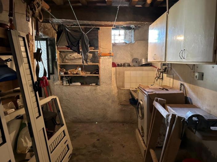 Image No.27-2 Bed House for sale