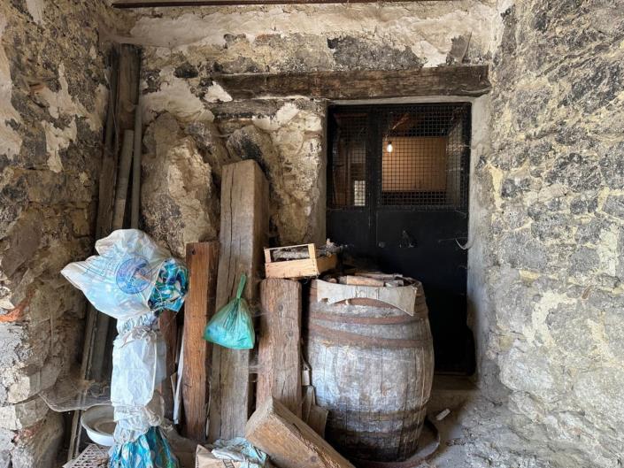 Image No.30-2 Bed House for sale