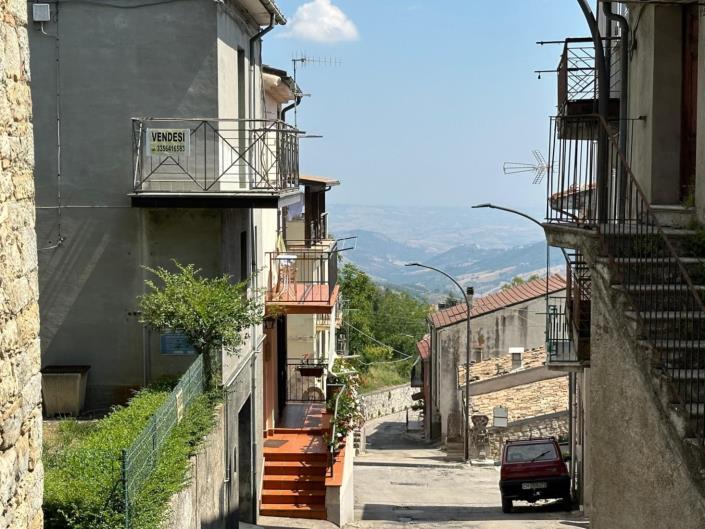 Image No.31-2 Bed House for sale