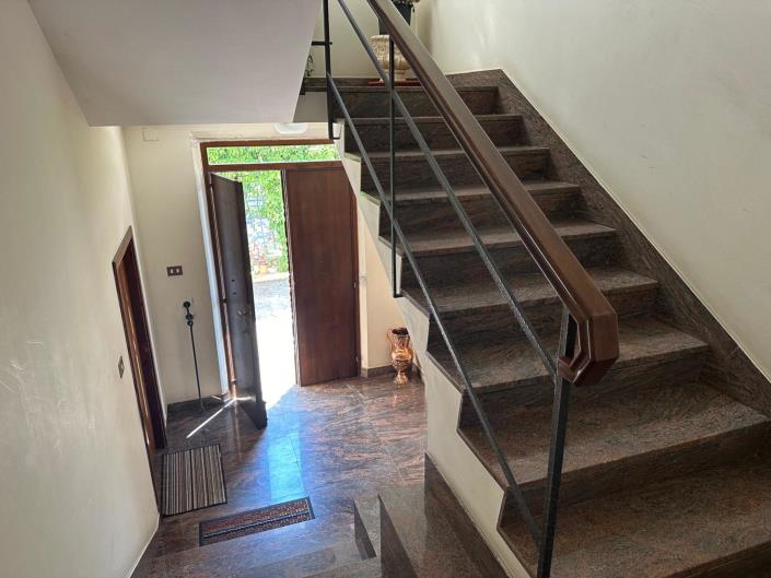 Image No.5-2 Bed Property for sale