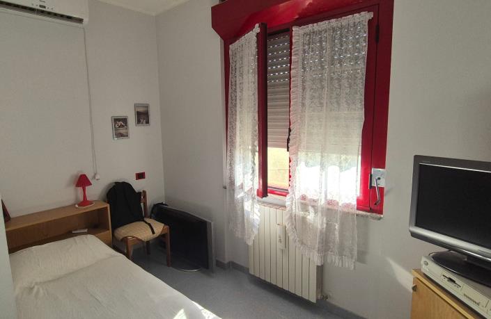 Image No.18-5 Bed House for sale