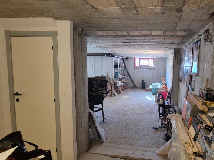 Image No.31-5 Bed House for sale