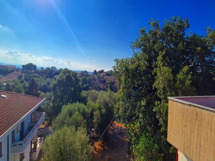 Image No.35-5 Bed House for sale