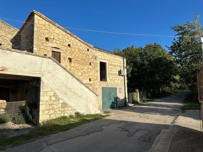 Image No.4-Maison de 2 chambres à vendre à Roccamorice