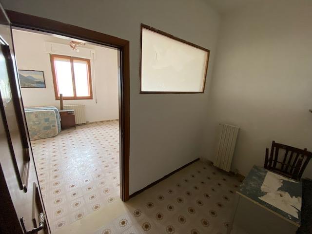 Image No.8-2 Bed Townhouse for sale