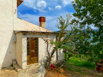 1 - Belmonte del Sannio, Property