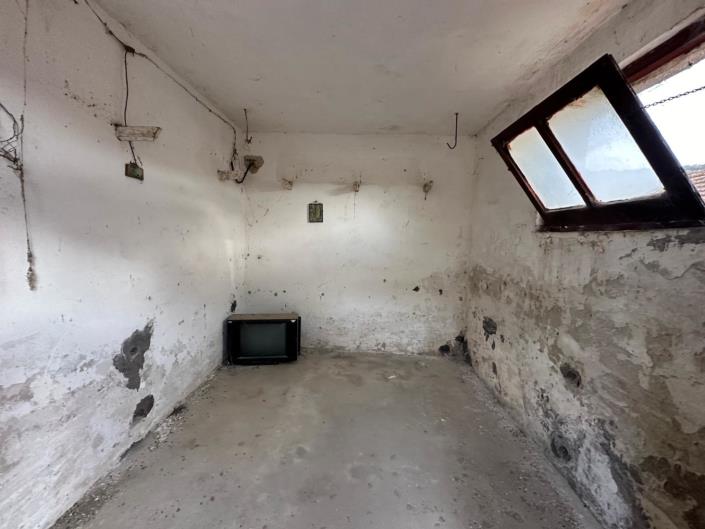 Image No.31-2 Bed Country House for sale