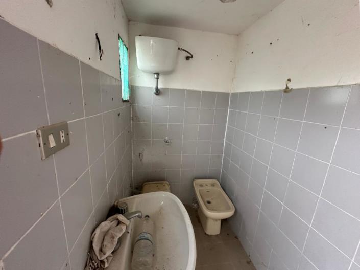 Image No.33-2 Bed Country House for sale