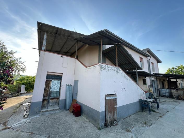 Image No.8-4 Bed Cottage for sale