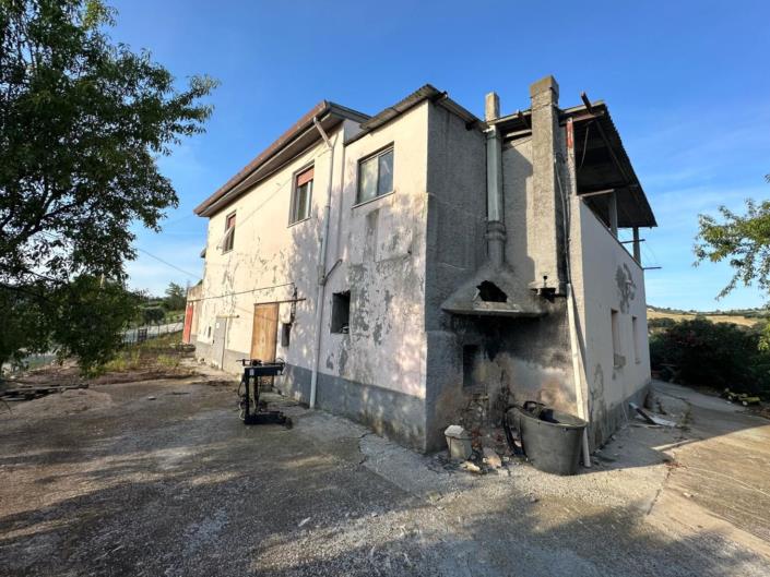 Image No.21-4 Bed Cottage for sale