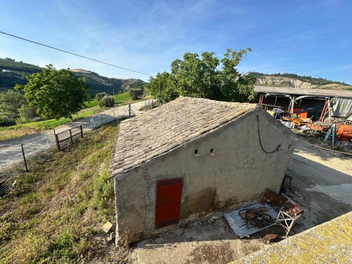 Image No.28-4 Bed Cottage for sale