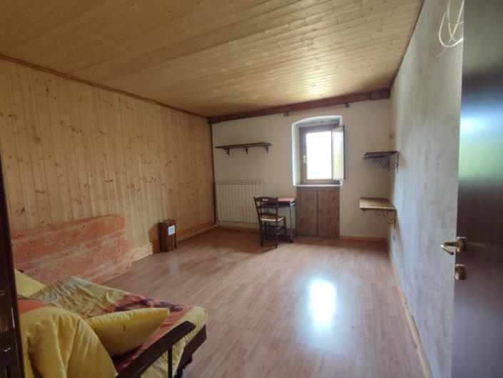 Image No.17-2 Bed Property for sale