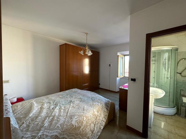 Image No.17-2 Bed Apartment for sale