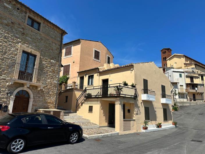 Image No.4-2 Bed Townhouse for sale