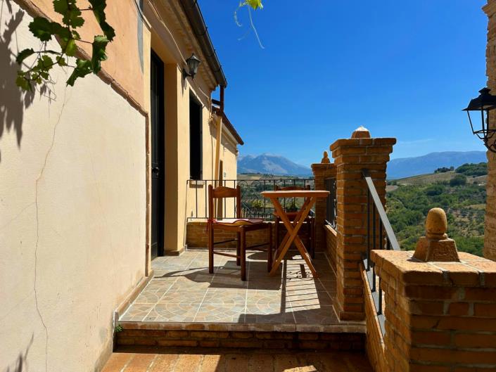 Image No.5-2 Bed Townhouse for sale