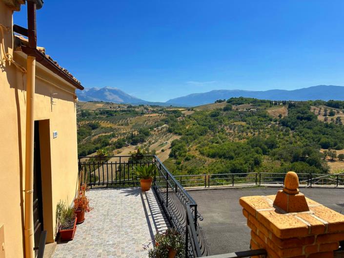 Image No.7-2 Bed Townhouse for sale