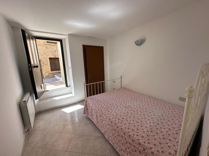 Image No.13-2 Bed Townhouse for sale