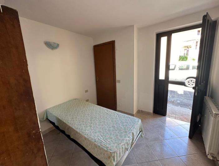 Image No.15-2 Bed Townhouse for sale