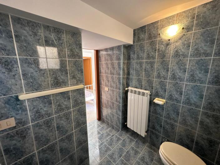 Image No.18-2 Bed Townhouse for sale