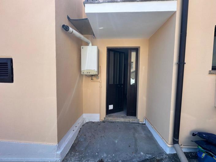 Image No.20-2 Bed Townhouse for sale