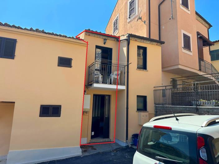 Image No.19-2 Bed Townhouse for sale