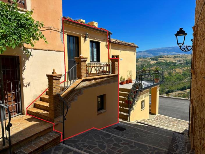 Image No.2-2 Bed Townhouse for sale