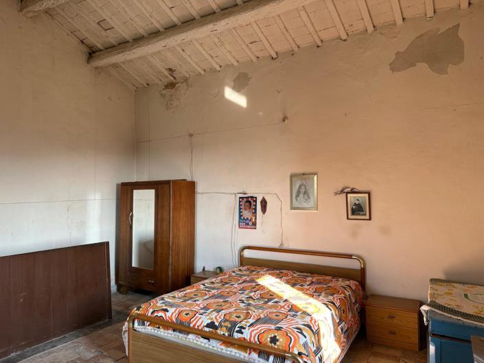 Image No.25-1 Bed Country Property for sale