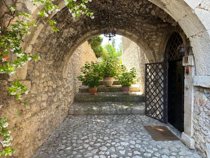 Image No.8-7 Bed Property for sale