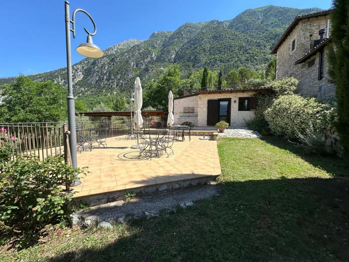 Image No.9-7 Bed Property for sale