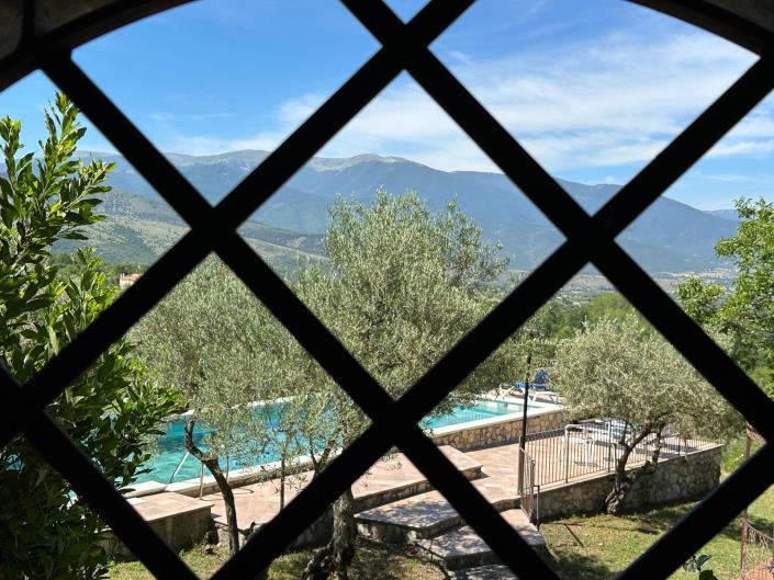 Image No.13-7 Bed Property for sale