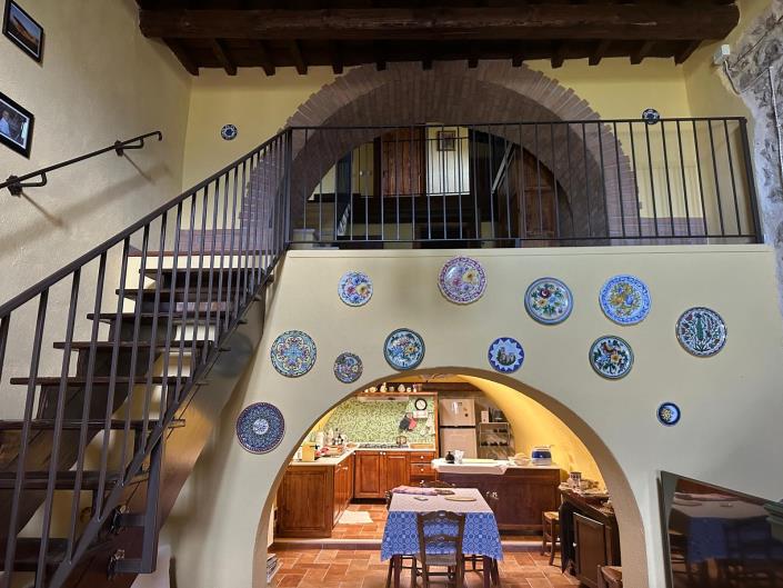 Image No.17-7 Bed Property for sale