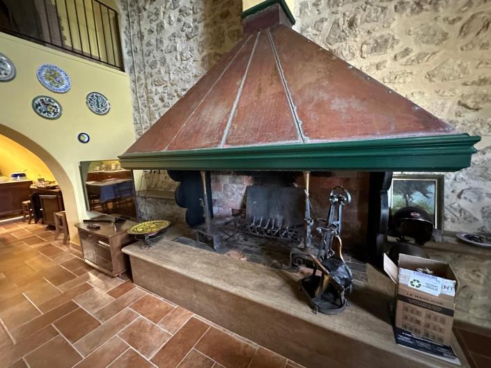 Image No.18-7 Bed Property for sale