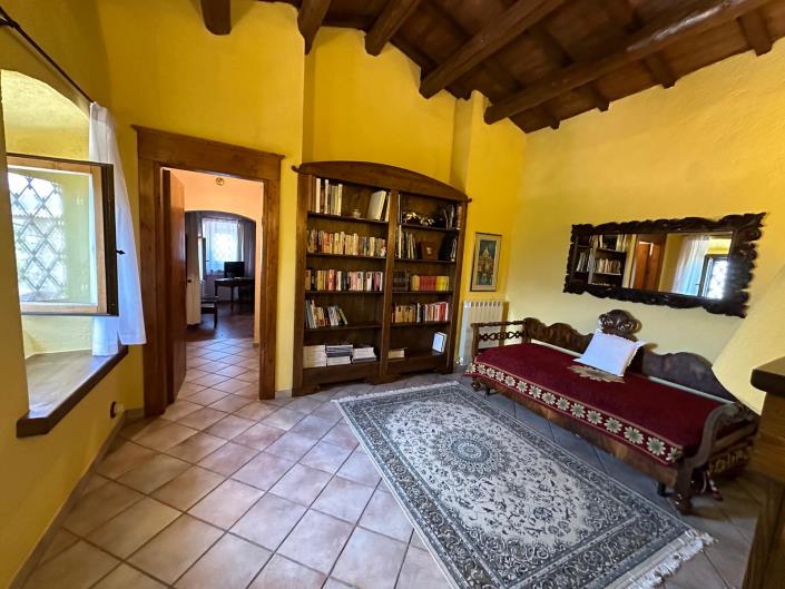 Image No.19-7 Bed Property for sale