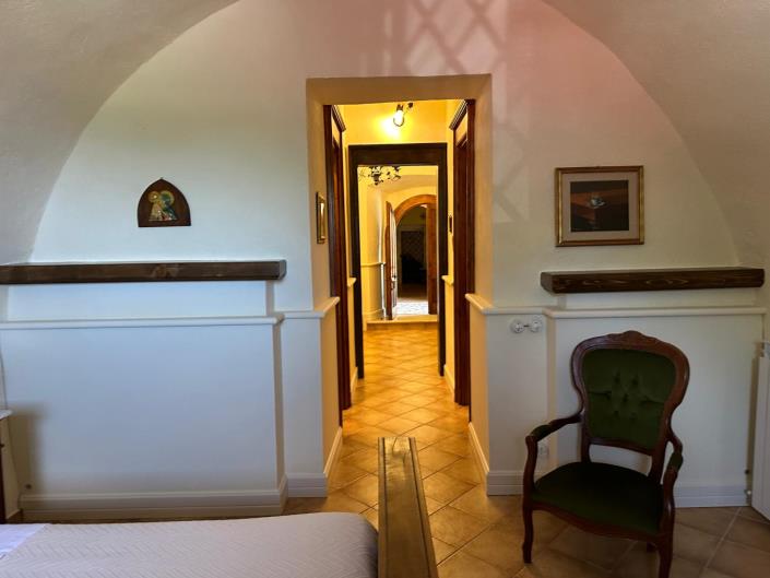 Image No.28-7 Bed Property for sale