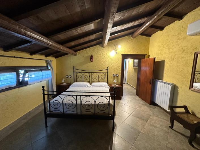 Image No.35-7 Bed Property for sale