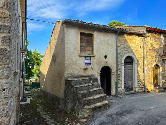 Image No.1-Grange à vendre à Caramanico Terme