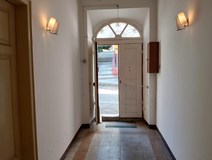 Image No.5-5 Bed Property for sale