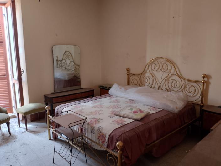 Image No.17-5 Bed Property for sale