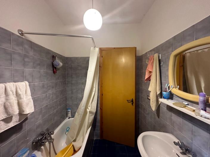 Image No.18-2 Bed Apartment for sale