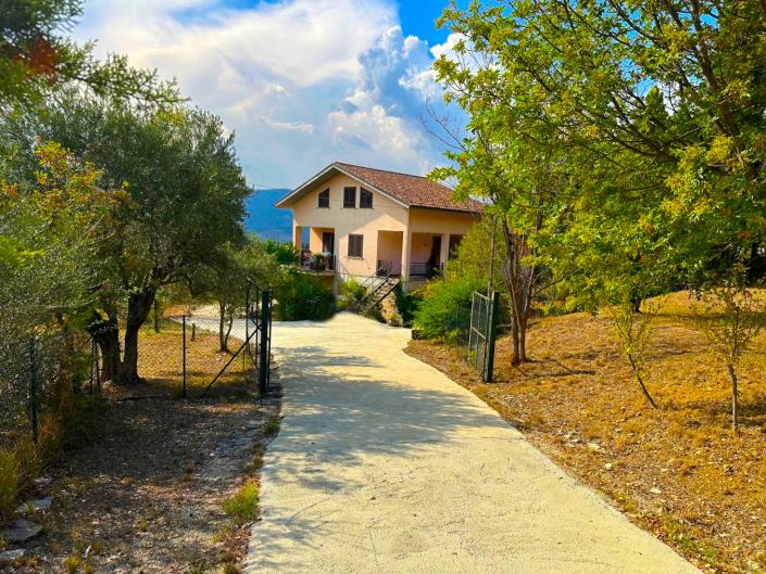 Image No.1-Villa / Détaché de 3 chambres à vendre à San Valentino in A.C.
