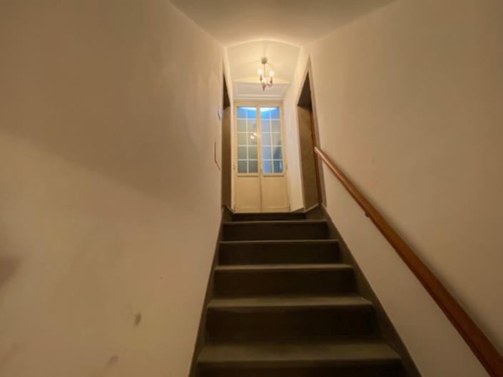 Image No.3-8 Bed Property for sale