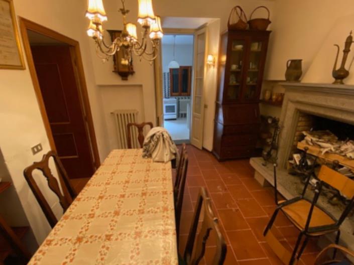 Image No.4-8 Bed Property for sale