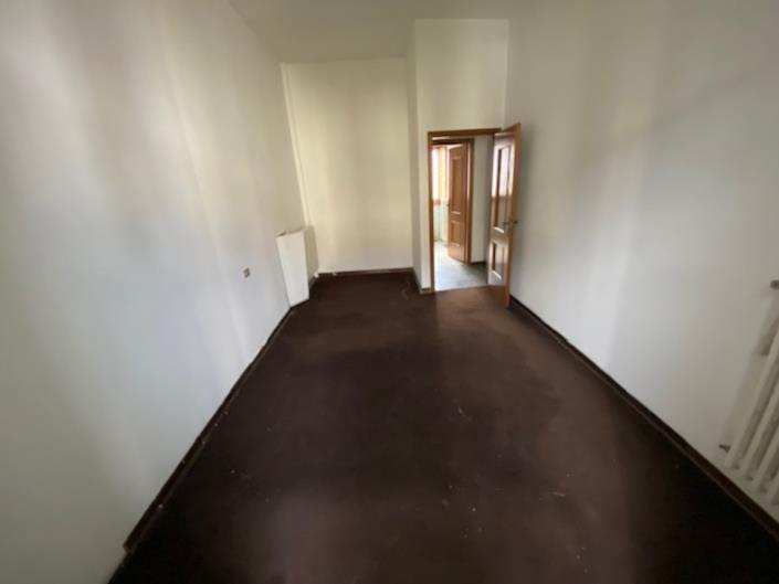 Image No.14-8 Bed Property for sale