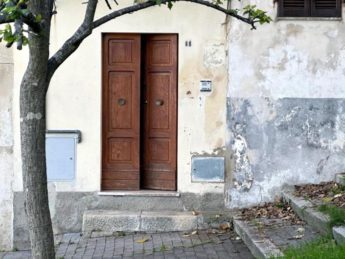 Image No.6-2 Bed Townhouse for sale