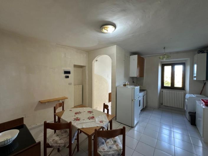 Image No.9-2 Bed Townhouse for sale