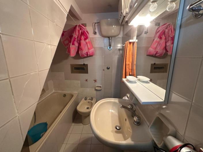 Image No.14-2 Bed Townhouse for sale